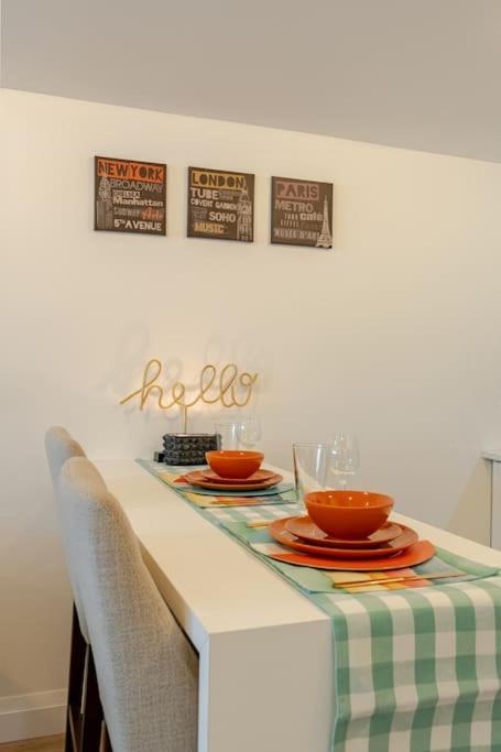 Luxury New Spacious Apartment - Country Hills, Китченер Экстерьер фото